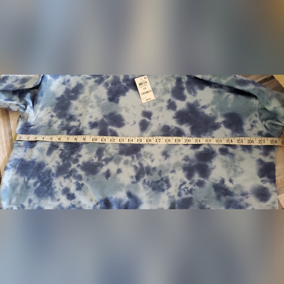 STYLE & CO BLUE TIE DYE CREWNECK WITH SIDE SLITS - Picture 6 of 7